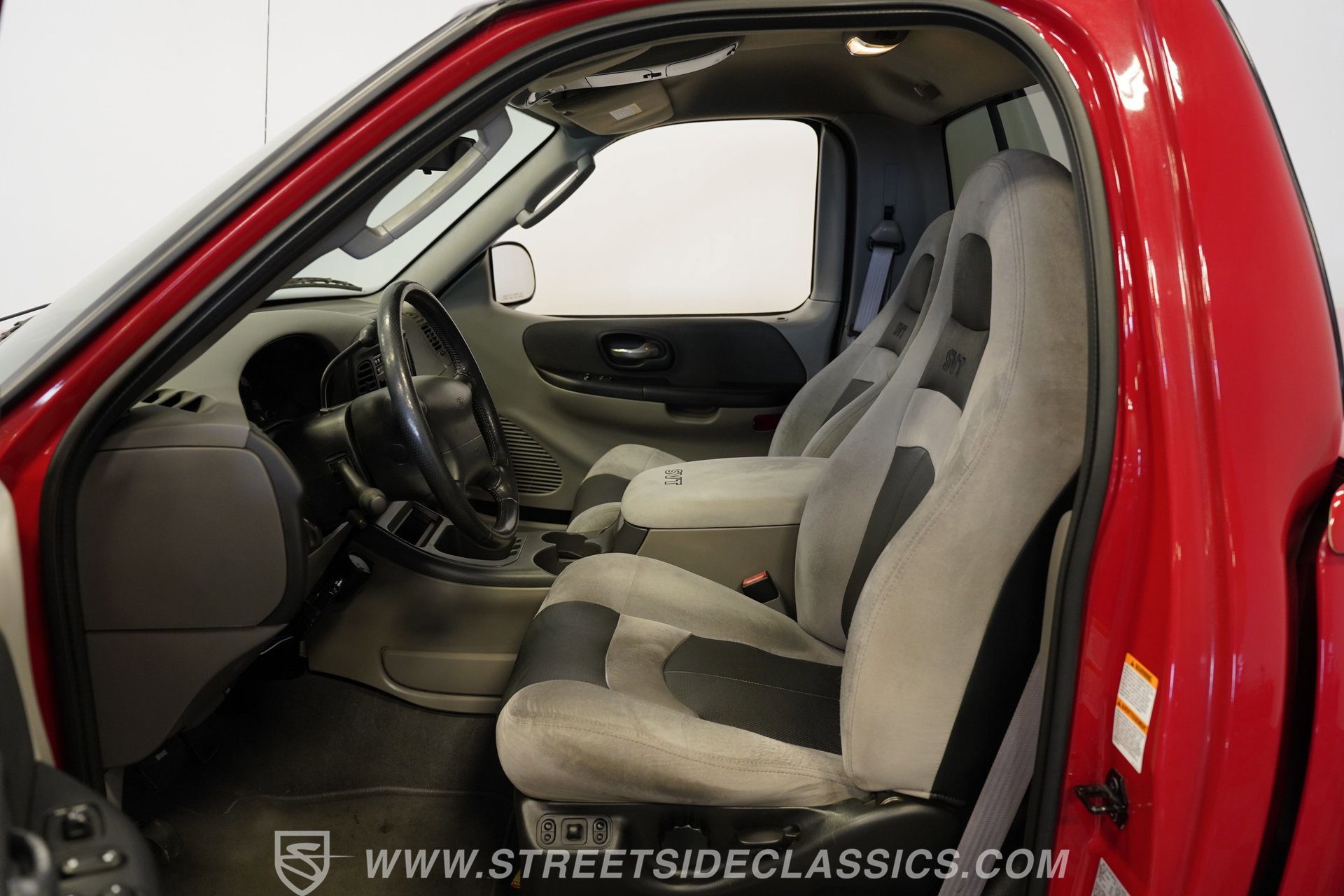 Used 2003 Ford F150 Lightning RWD image 3