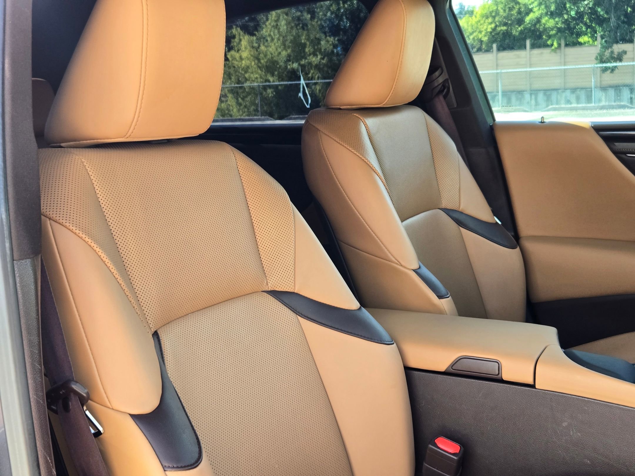 Used 2020 Lexus ES 300h w/ Premium Package FWD image 30