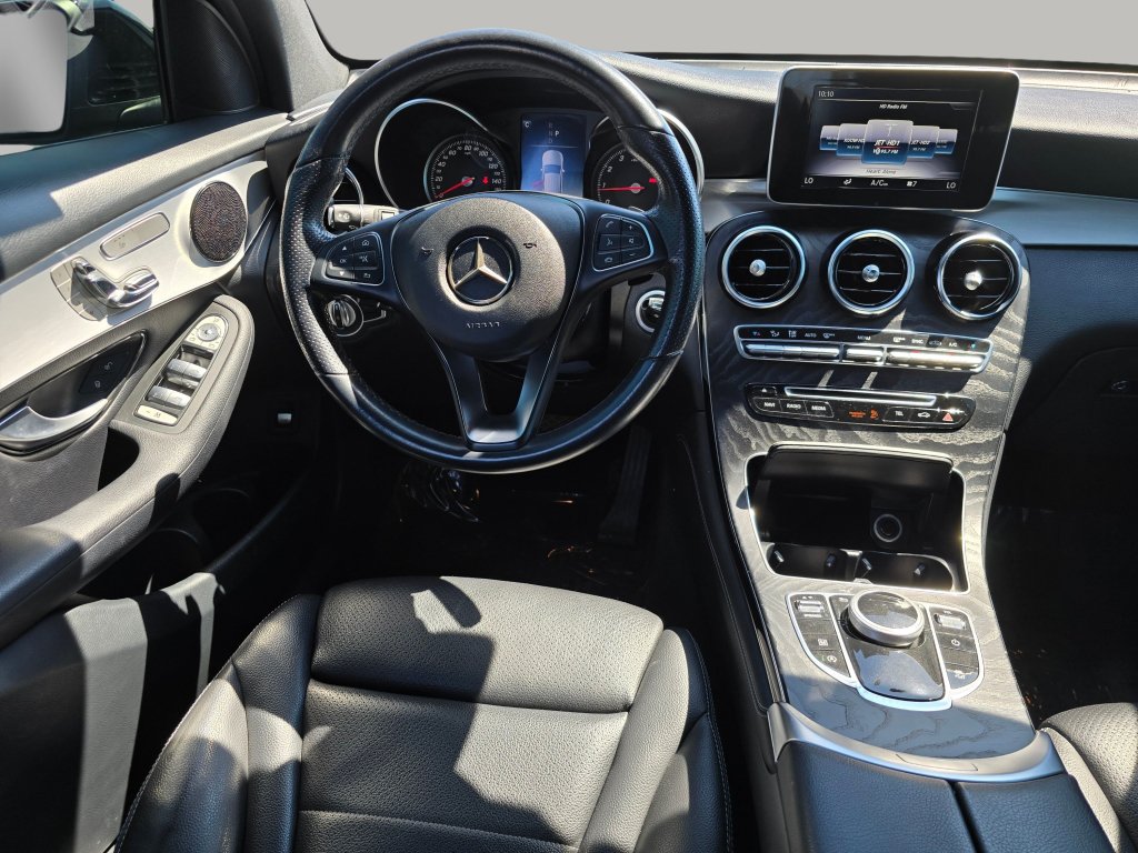 Used 2019 Mercedes-Benz GLC 300 4MATIC image 3