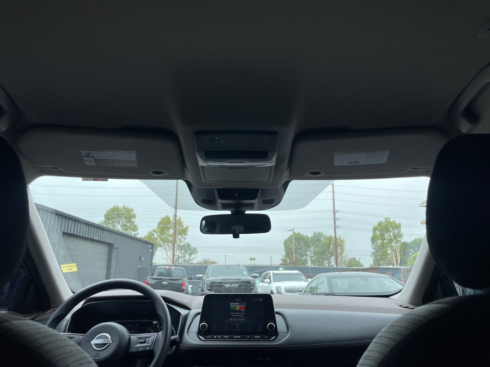 Used 2023 Nissan Rogue SV image 18