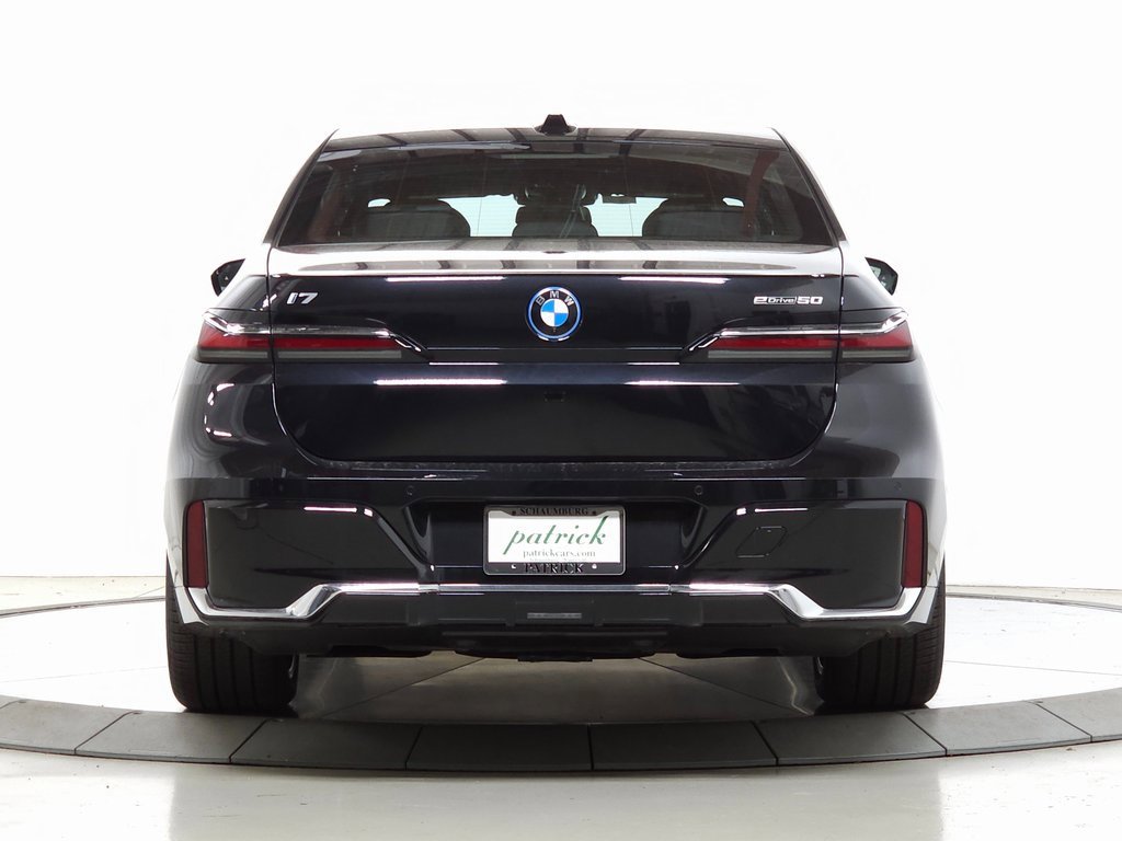 Used 2025 BMW i7 eDrive50 w/ M Sport Package image 7