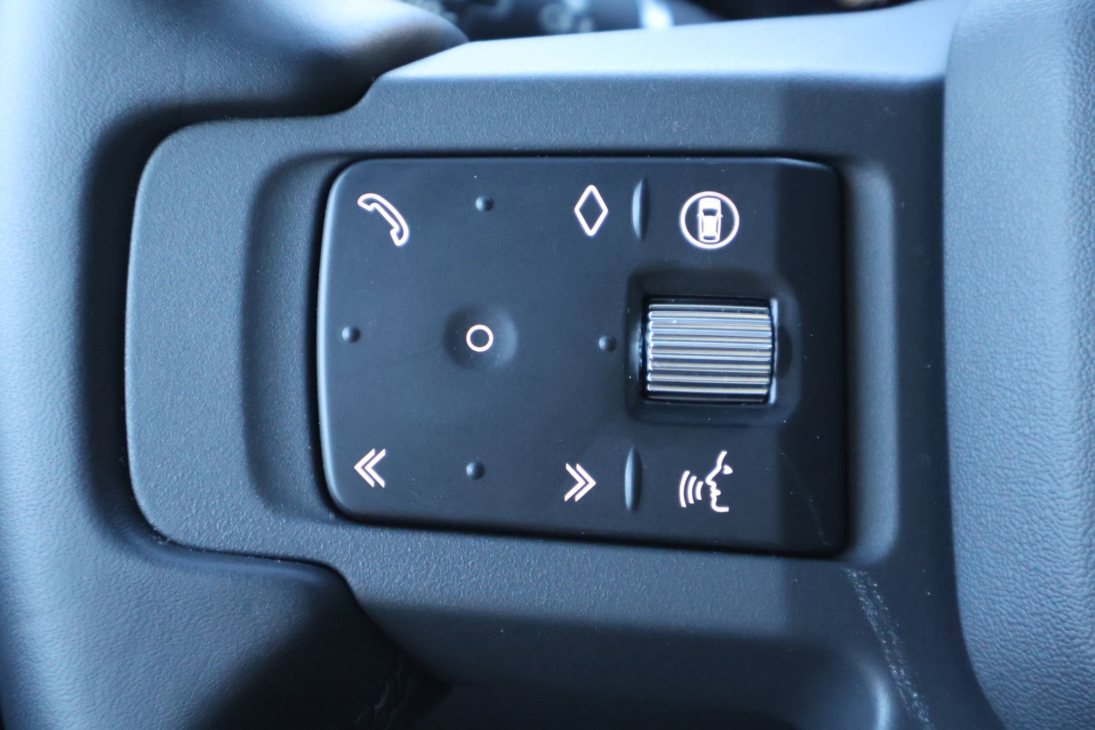 Used 2025 Land Rover Defender 110 S image 14