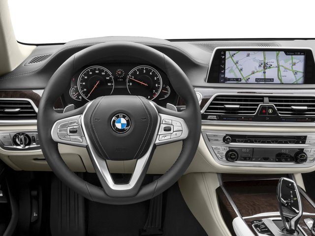 Used 2017 BMW 750i RWD image 7