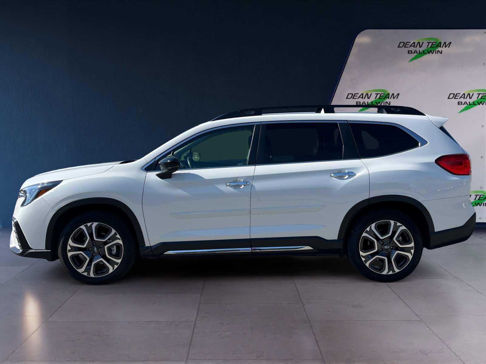 Certified 2024 Subaru Ascent Touring AWD/4WD image 4