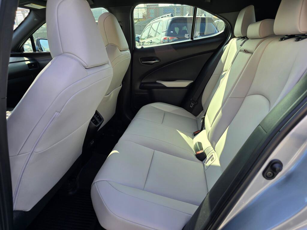 Used 2025 Lexus UX 300h AWD w/ Accessory Package (Z1) image 17