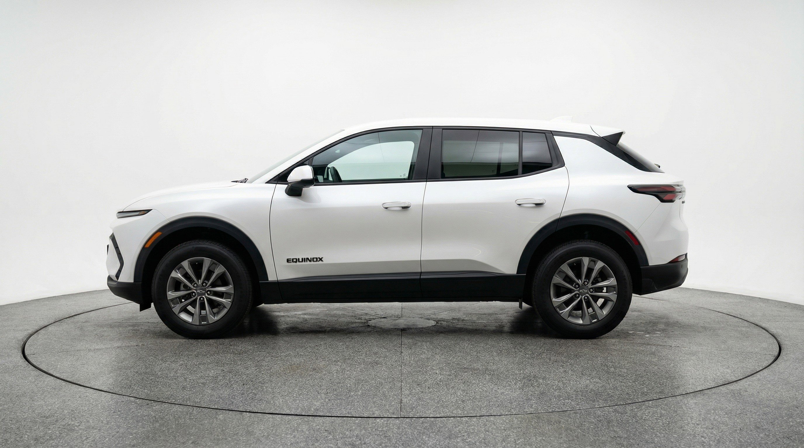 Used 2025 Chevrolet Equinox LT FWD image 5
