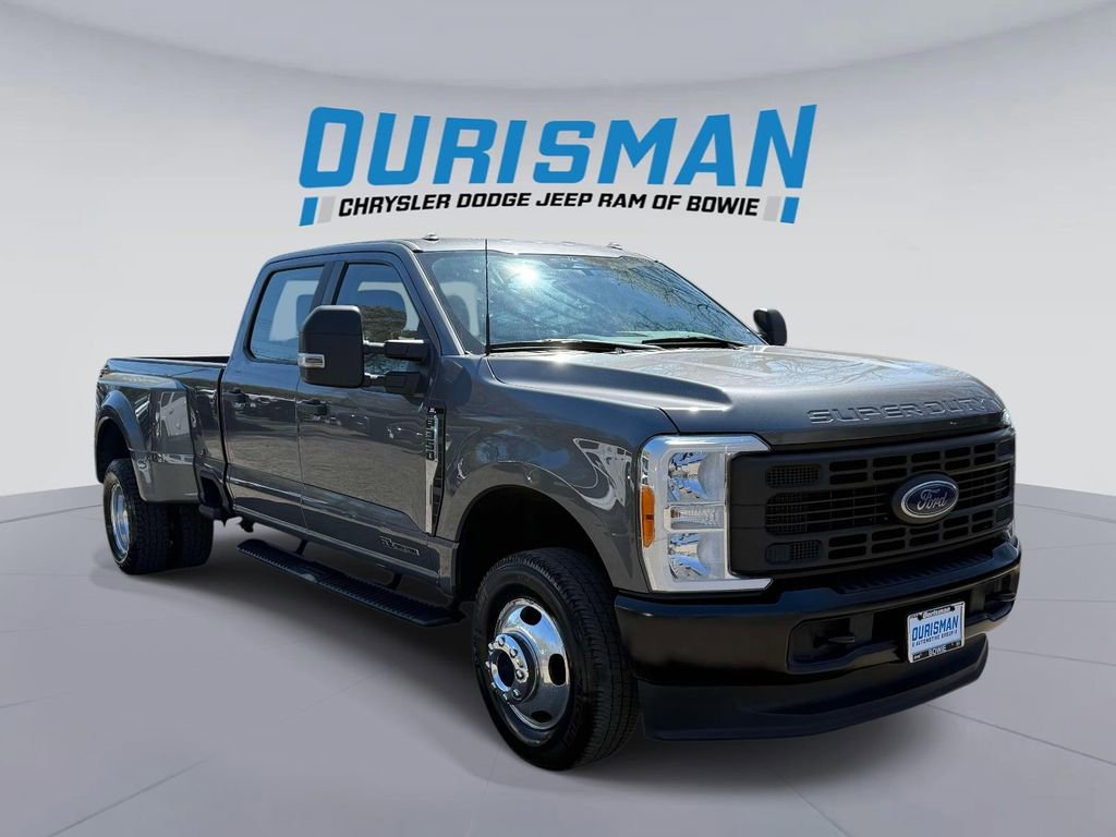 Used 2023 Ford F350 XL image 1