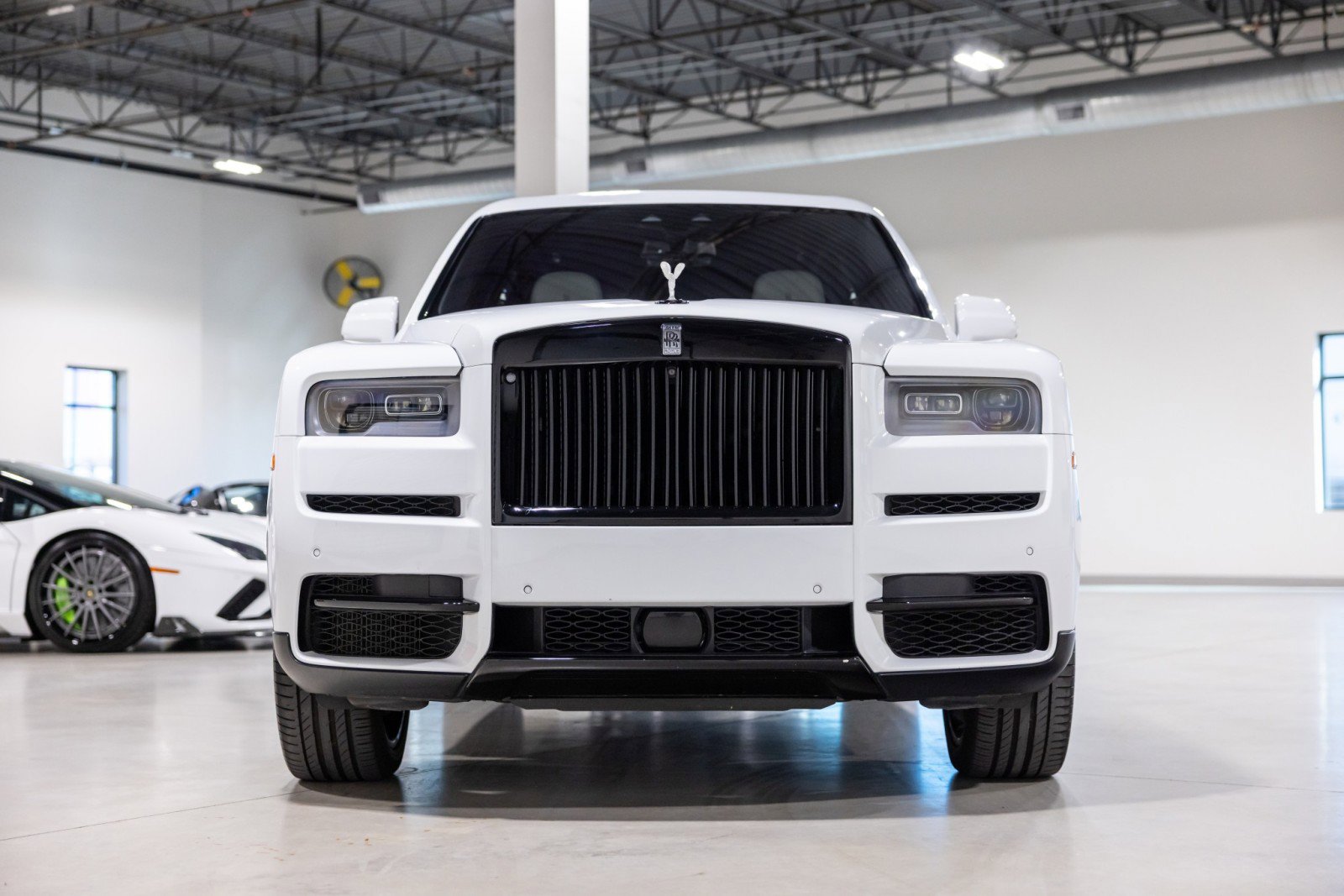 Used 2019 Rolls-Royce Cullinan image 2