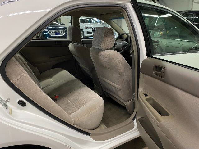 Used 2003 Toyota Camry LE image 13