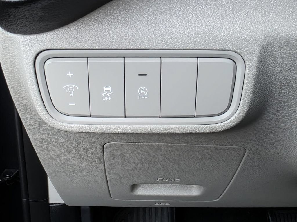 Used 2023 Kia Soul LX w/ LX Technology Package image 19