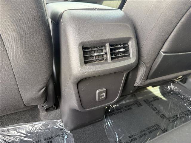 Used 2024 GMC Terrain SLE AWD/4WD image 24