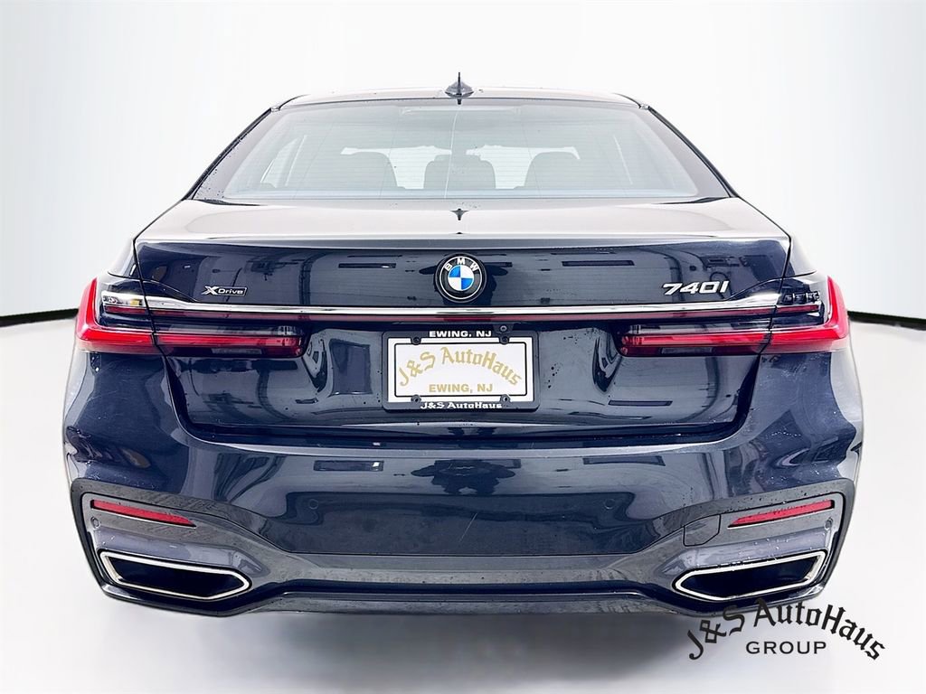 Used 2021 BMW 740i xDrive w/ M Sport Package image 6