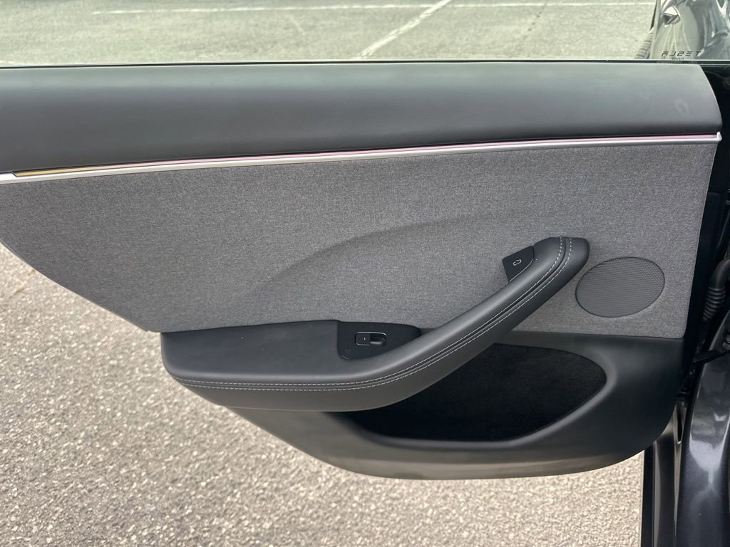 Used 2025 Tesla Model 3 Long Range image 29