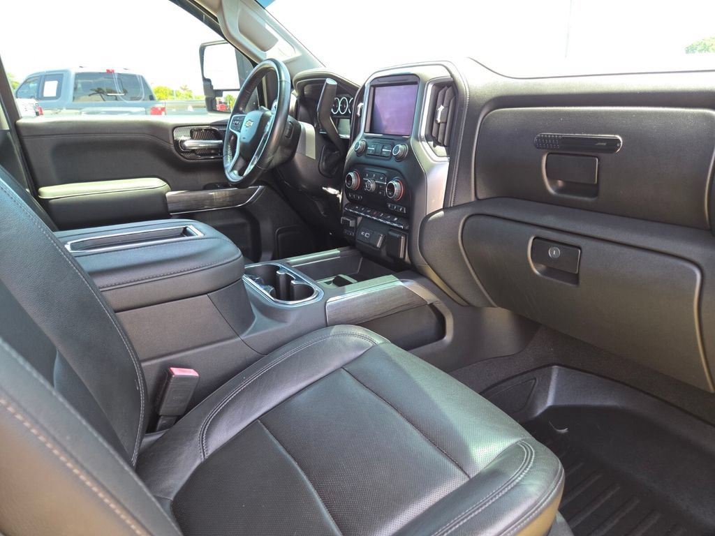 Used 2020 Chevrolet Silverado 1500 LTZ w/ LTZ Plus Package RWD image 14