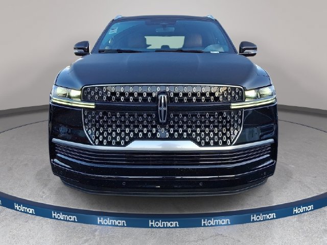New 2027 Lincoln Navigator Reserve AWD/4WD image 2