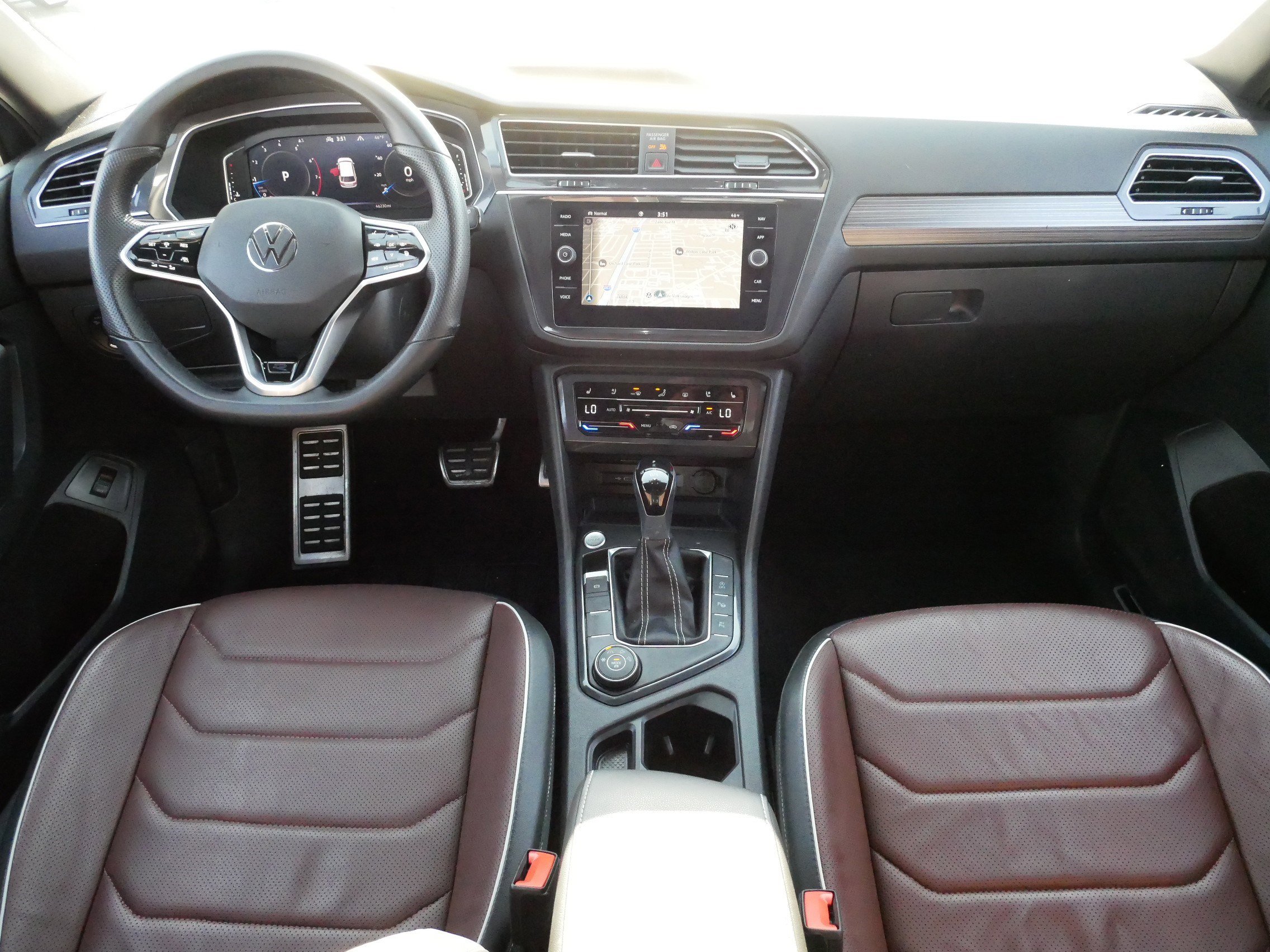 Used 2024 Volkswagen Tiguan SEL R-Line image 10