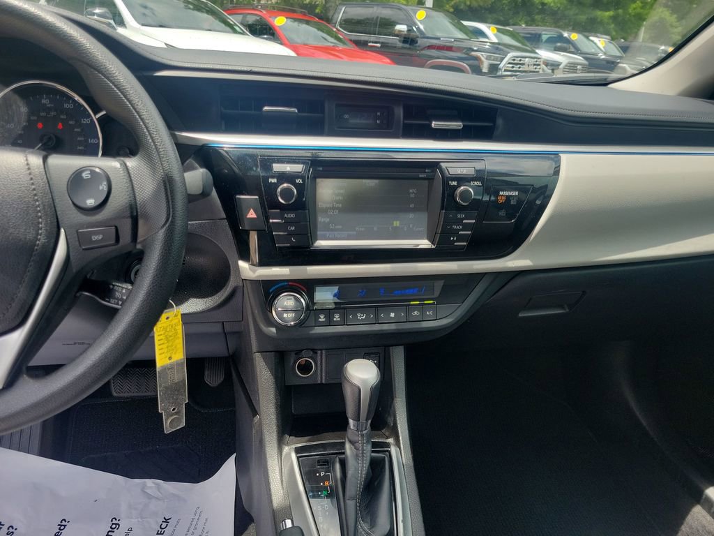 Used 2016 Toyota Corolla LE FWD image 21