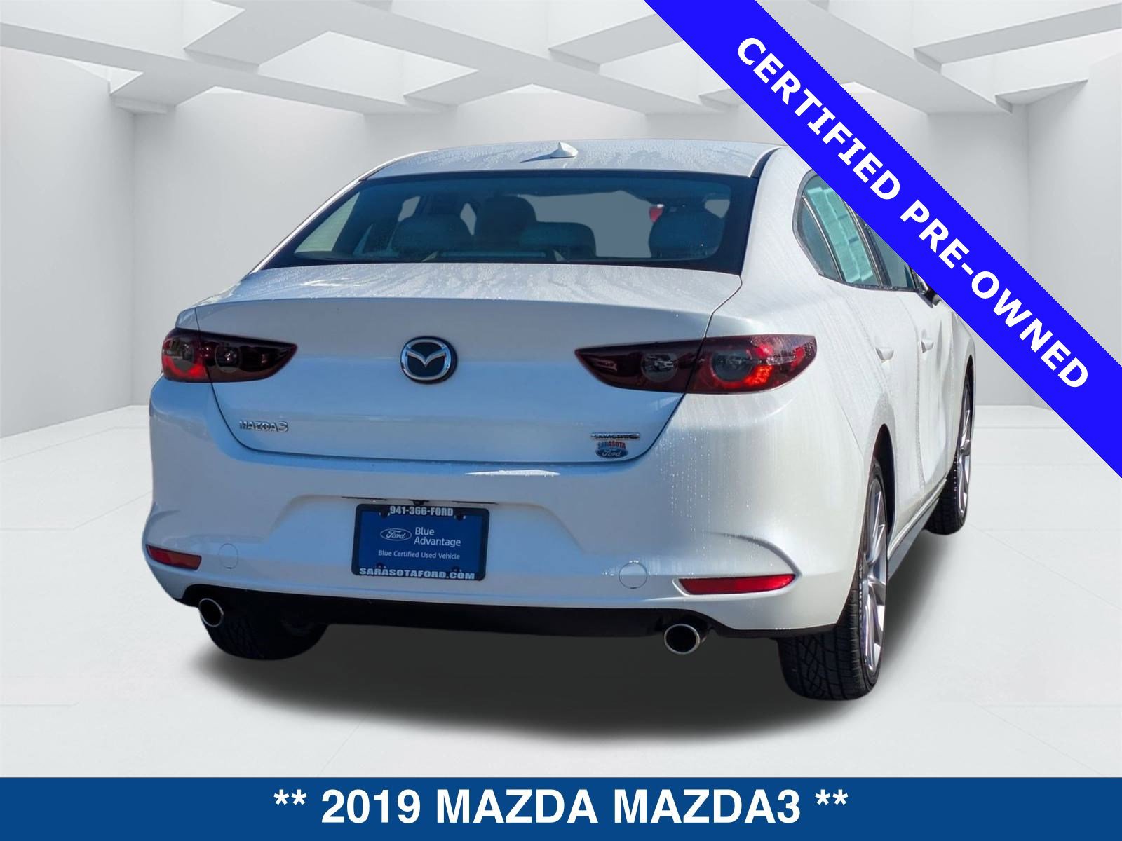 Used 2019 MAZDA MAZDA3 Sedan w/ Preferred Package image 4