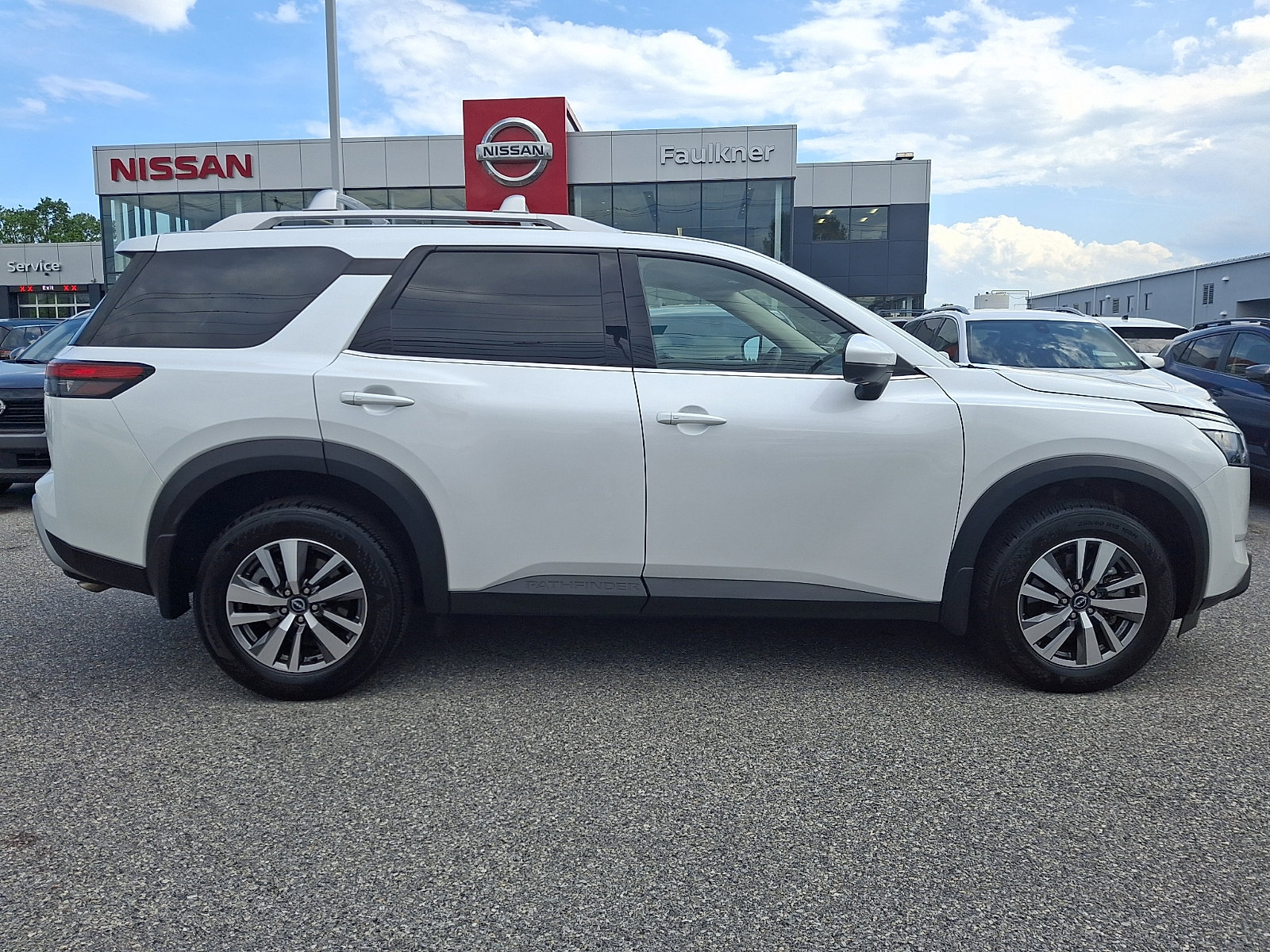 Certified 2025 Nissan Pathfinder SL AWD/4WD image 8