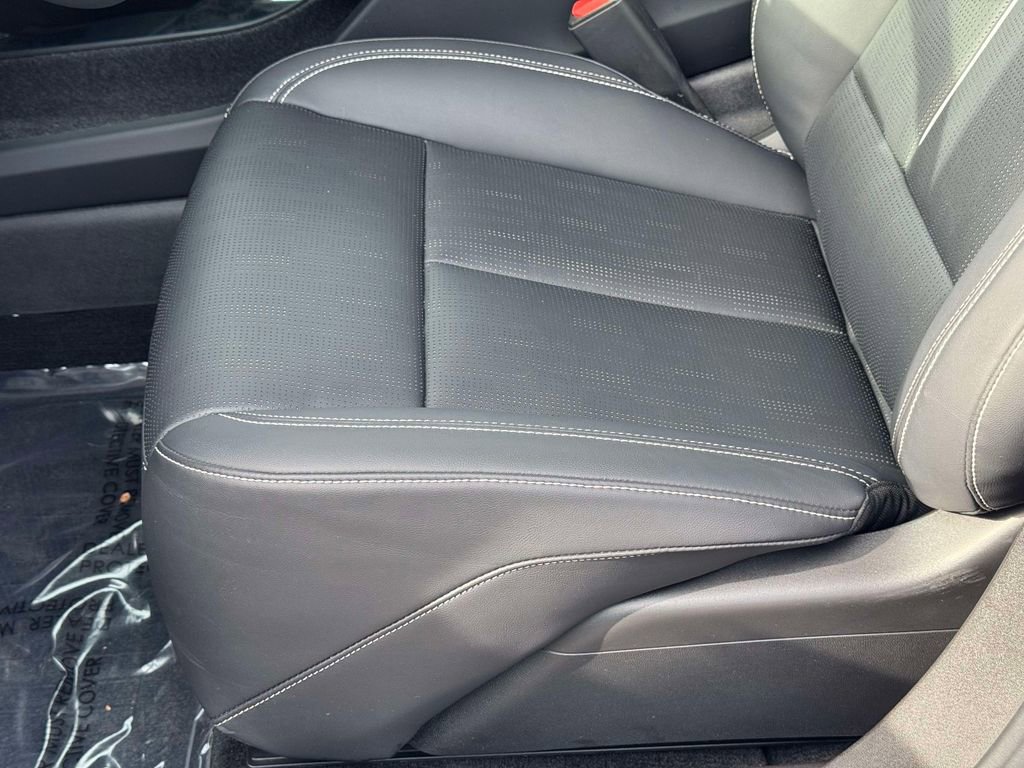 Used 2025 Cadillac Optiq Luxury 2 w/ LPO, Floor Liner Package AWD/4WD image 3