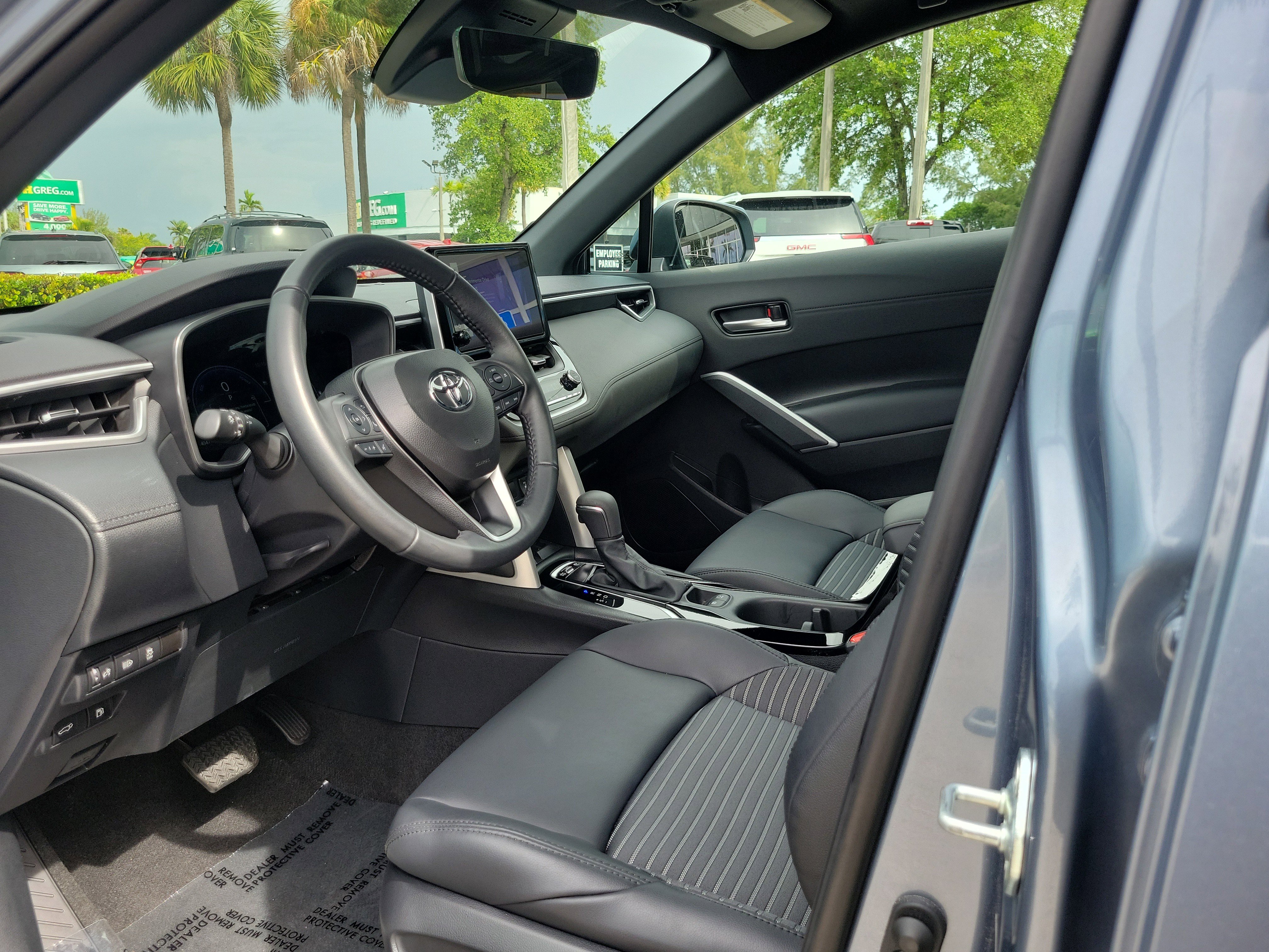 Used 2024 Toyota Corolla Cross AWD Hybrid w/ Convenience Package image 12