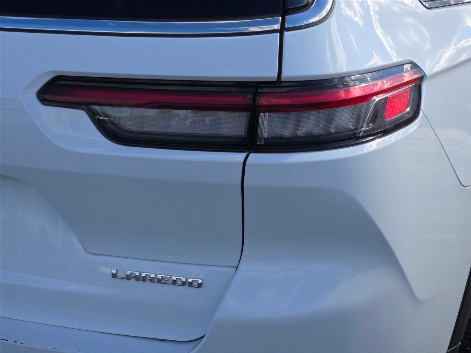 Certified 2023 Jeep Grand Cherokee L Laredo image 16