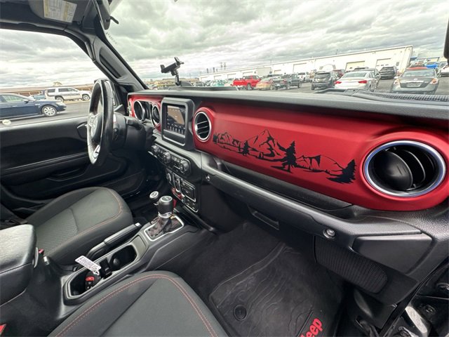 Used 2020 Jeep Gladiator Rubicon w/ Cold Weather Group image 29