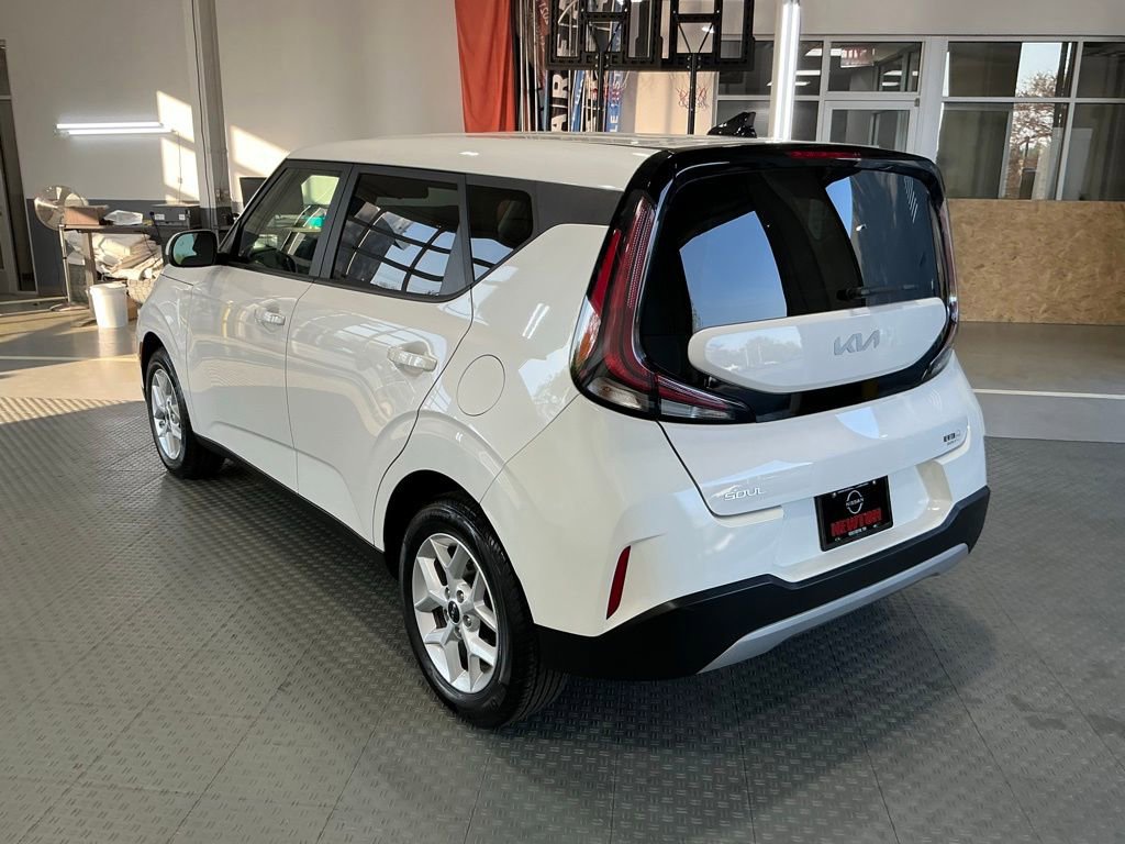 Used 2025 Kia Soul LX w/ LX Technology Package image 17