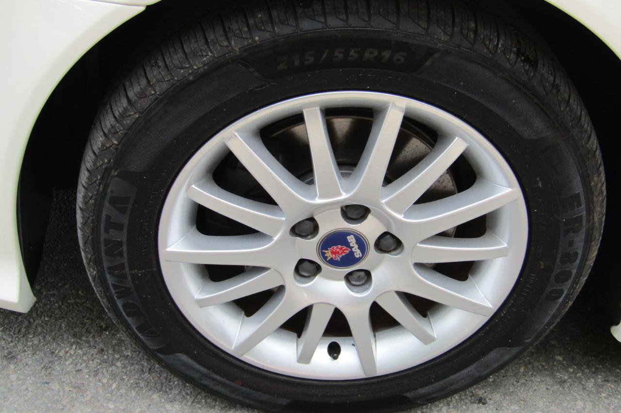 Used 2008 Saab 9-3 2.0T w/ Moonroof Package FWD image 25
