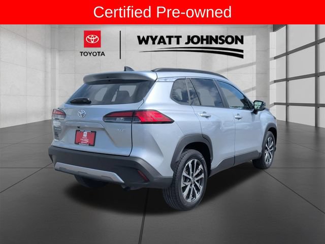 Used 2025 Toyota Corolla Cross XLE FWD image 5