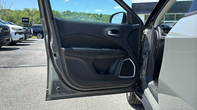 Used 2019 Jeep Compass Limited AWD/4WD image 12