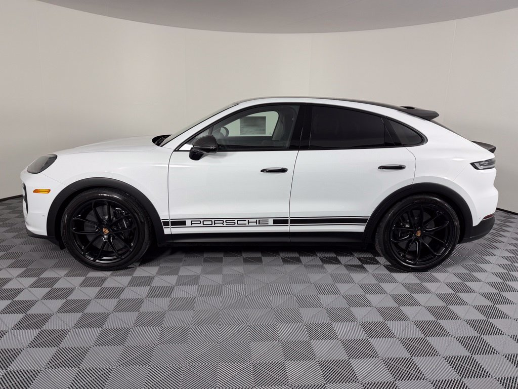 New 2027 Porsche Cayenne Turbo GT AWD/4WD image 2