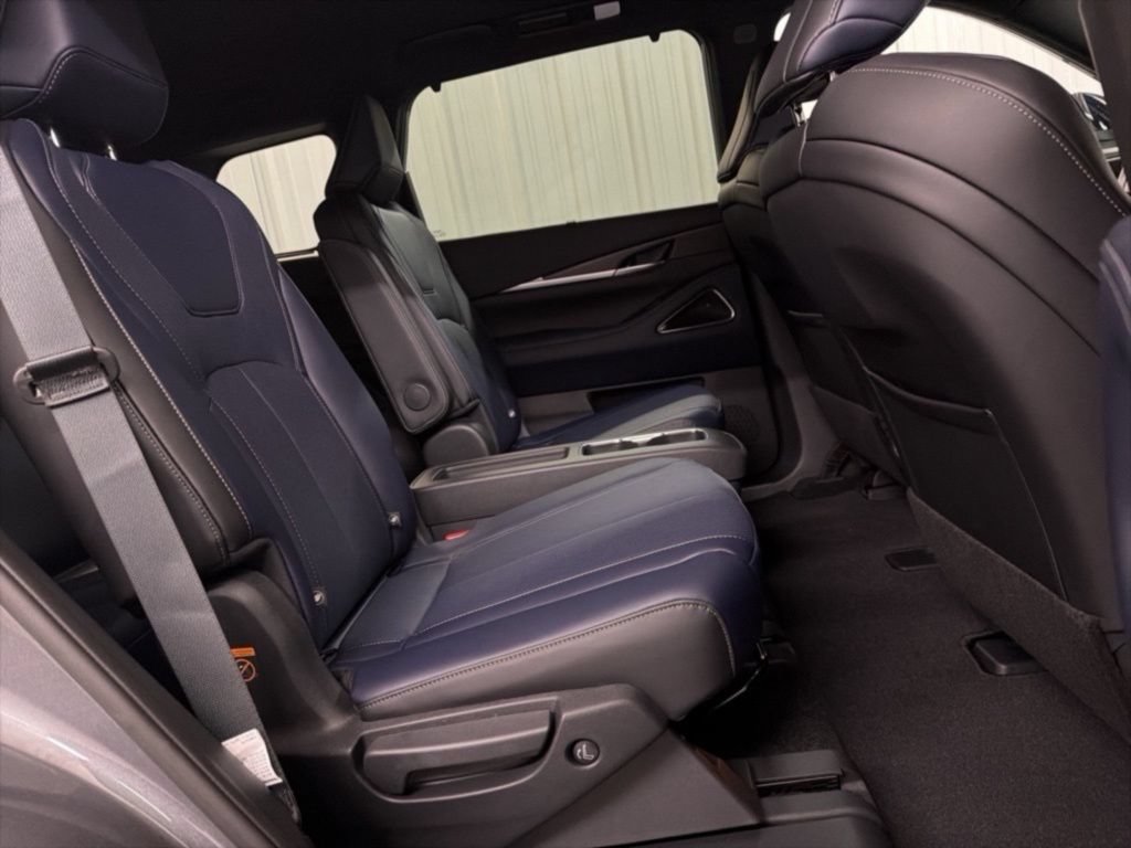 Certified 2026 INFINITI QX60 Sport w/ Dark Cargo Package AWD/4WD image 33