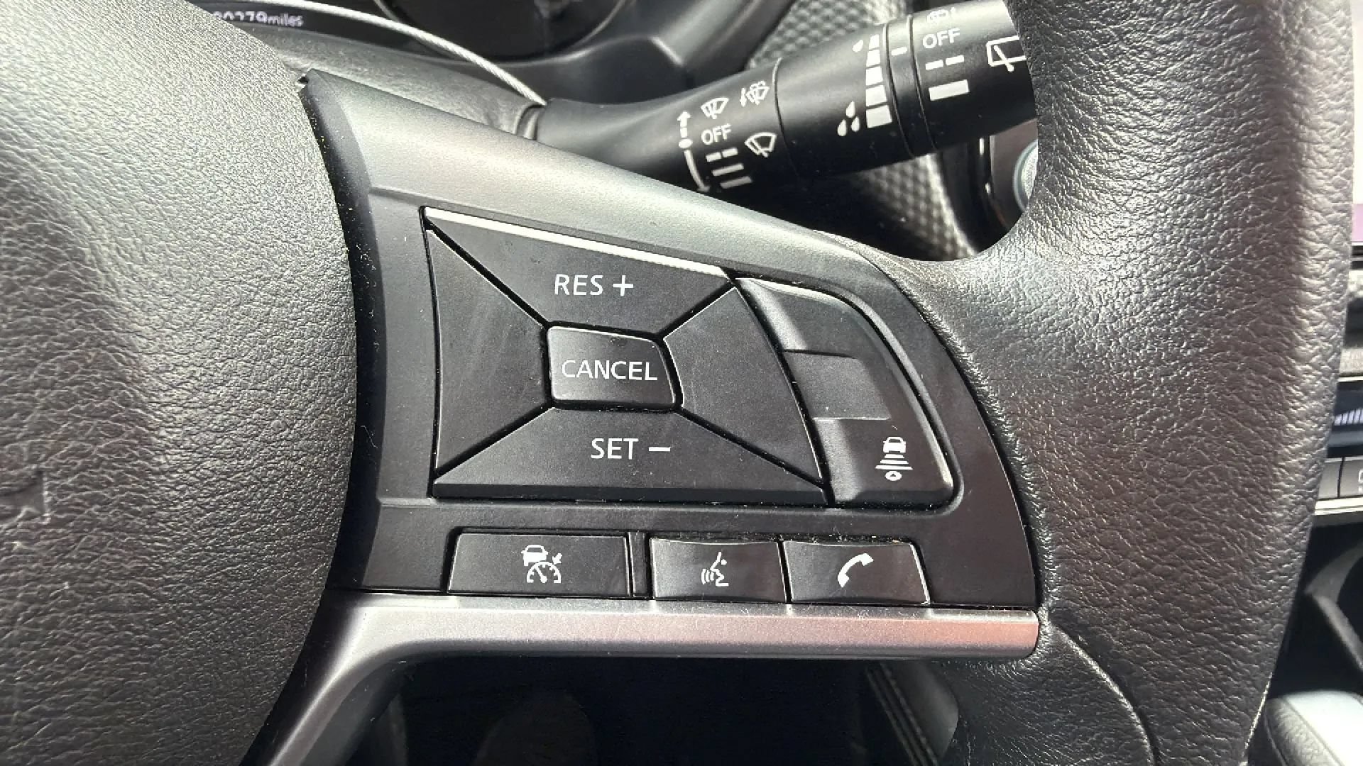 Used 2021 Nissan Kicks SV FWD image 11