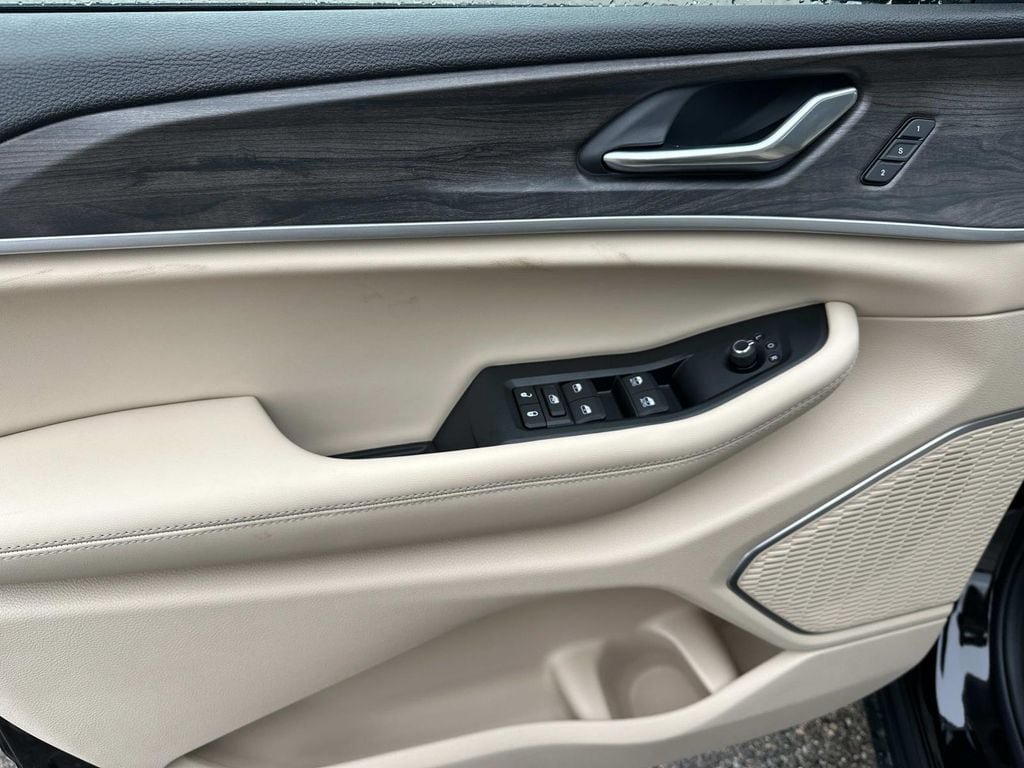 New 2026 Jeep Grand Cherokee L Limited AWD/4WD image 13