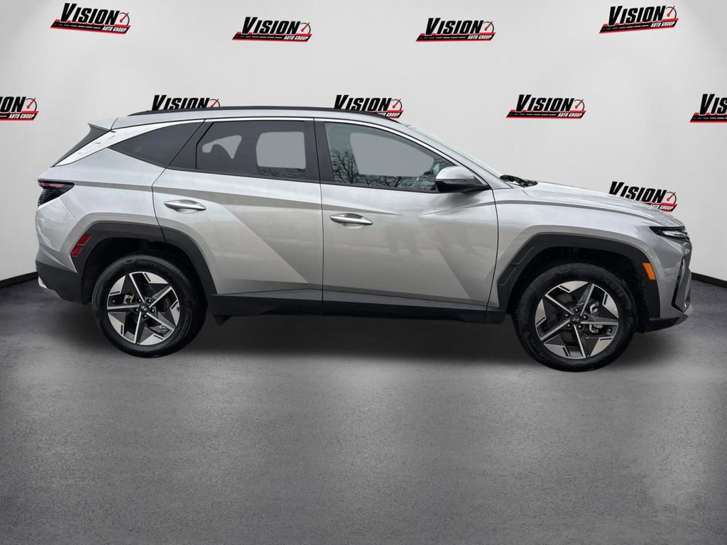 Certified 2025 Hyundai Tucson SEL image 4