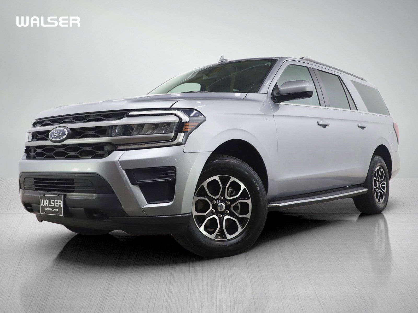 Used 2023 Ford Expedition Max XLT image 1