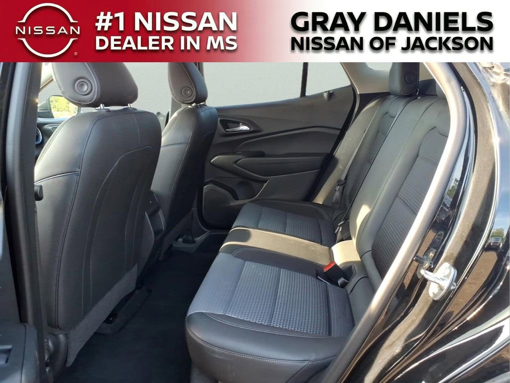 Used 2025 Chevrolet Trax LT w/ LT Convenience Package FWD image 25