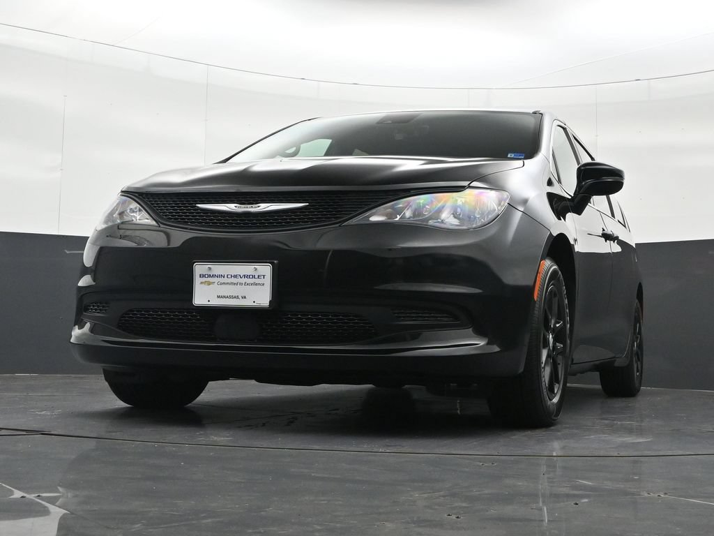 Used 2026 Chrysler Voyager LX FWD image 41