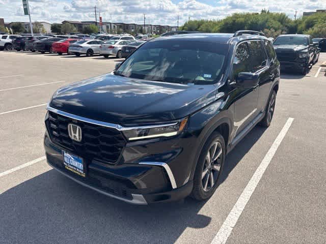 Used 2025 Honda Pilot Elite image 1
