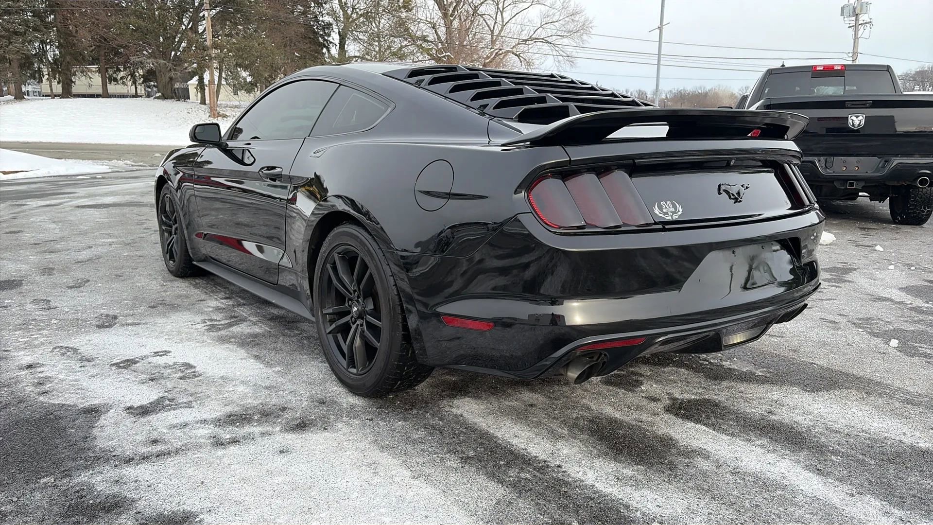 Used 2017 Ford Mustang Coupe image 11