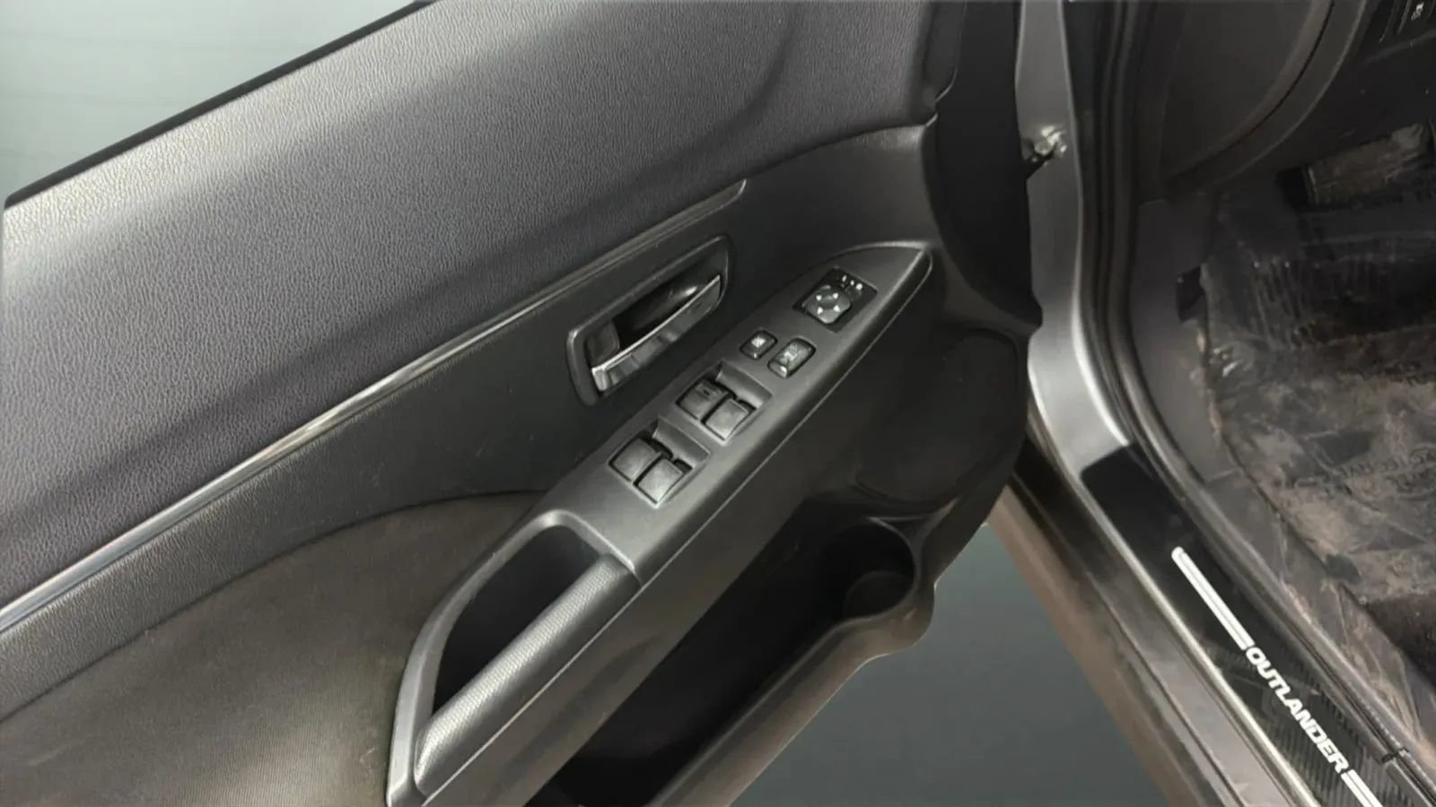 Used 2016 Mitsubishi Outlander Sport ES FWD image 16