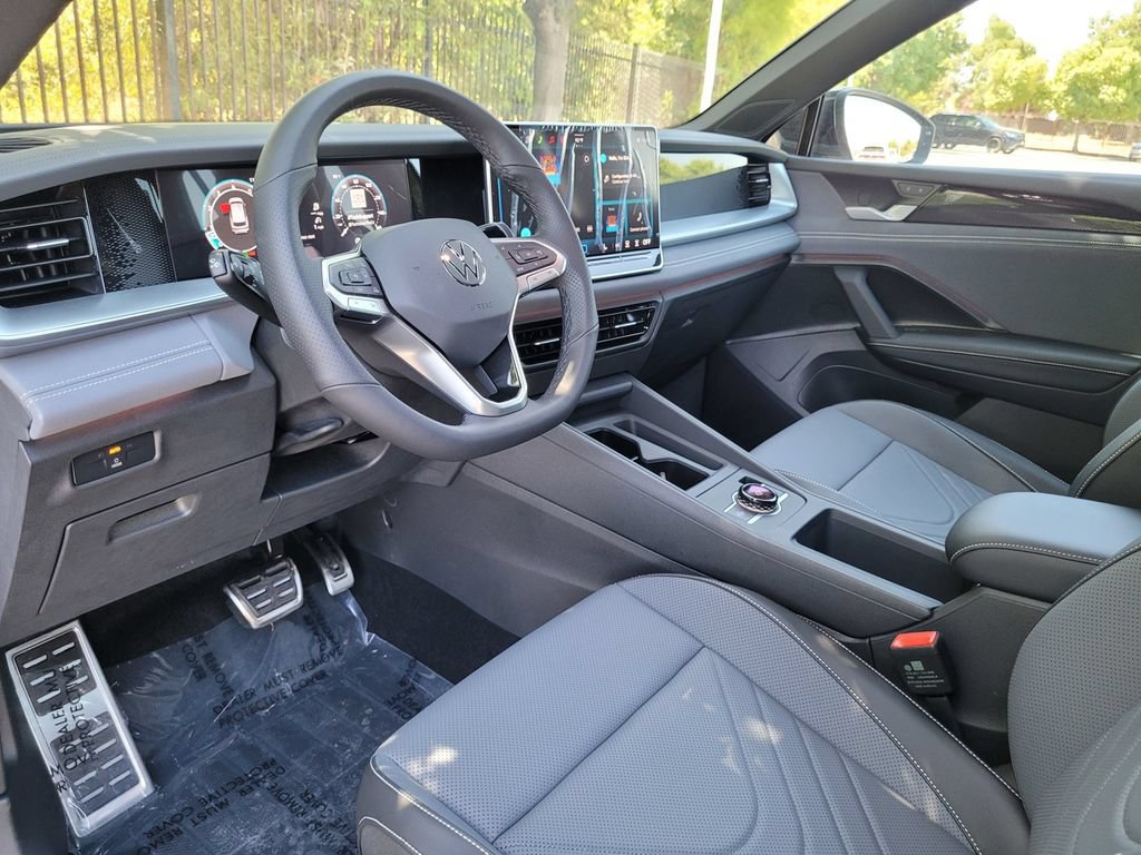New 2026 Volkswagen Tiguan SE R-Line AWD/4WD image 10
