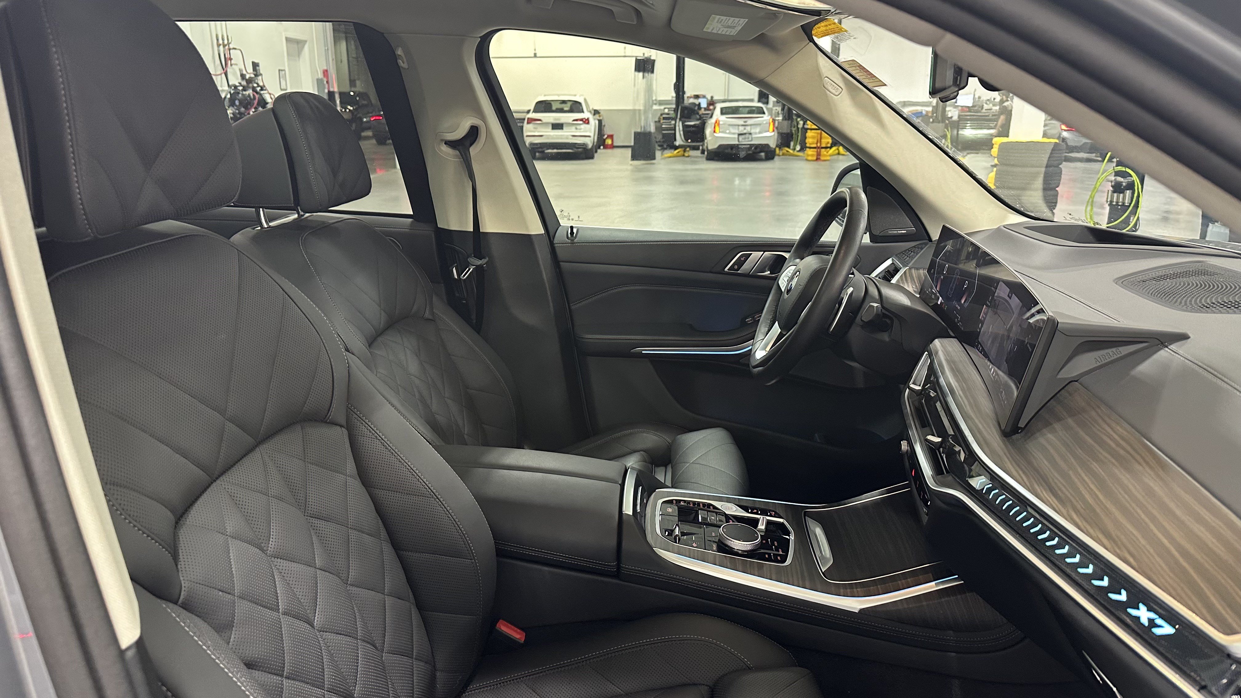Certified 2024 BMW X7 xDrive40i w/ Premium Package AWD/4WD image 33