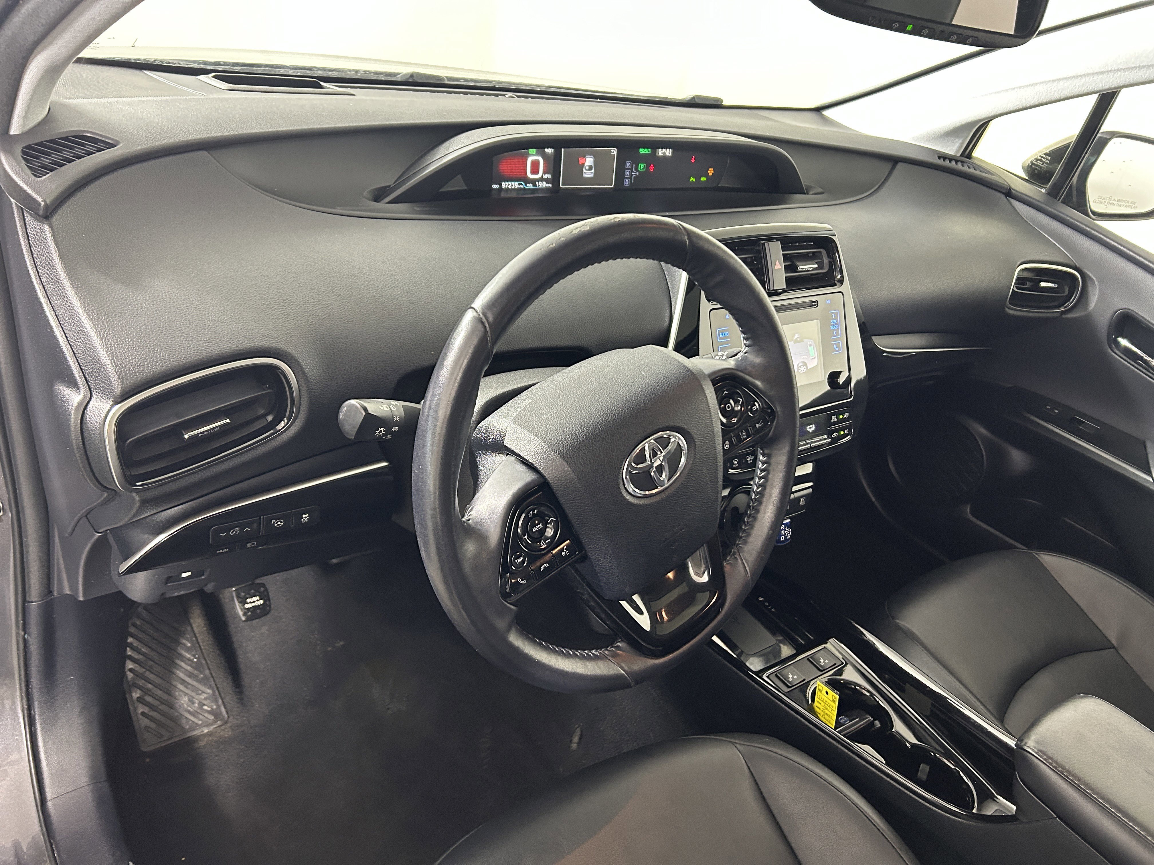 Used 2019 Toyota Prius XLE image 11