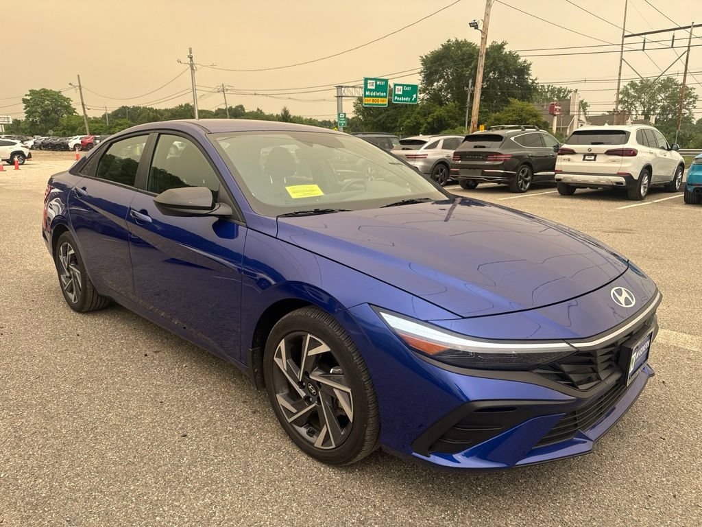 Used 2025 Hyundai Elantra Sport FWD image 7