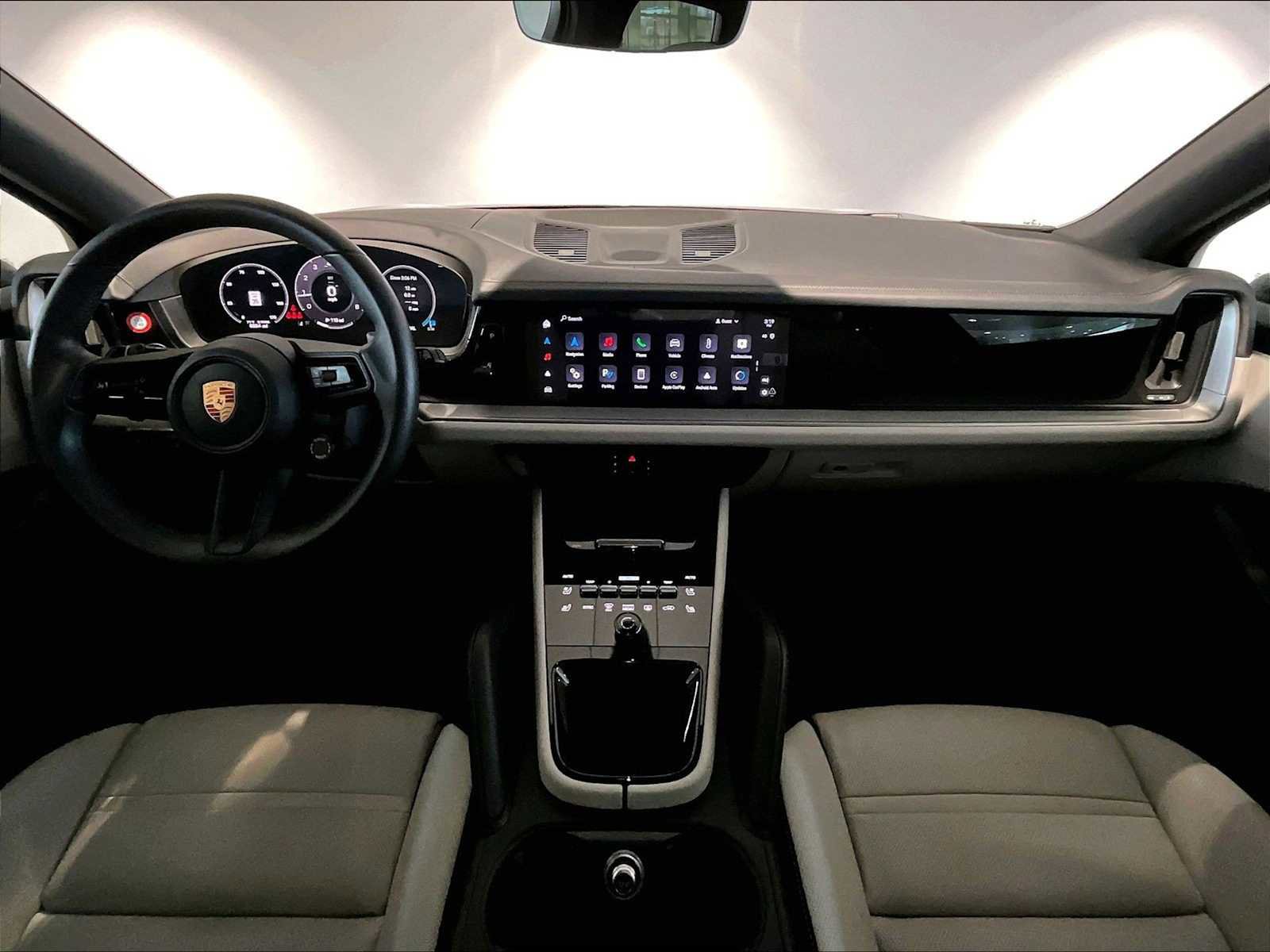 Used 2025 Porsche Cayenne image 17