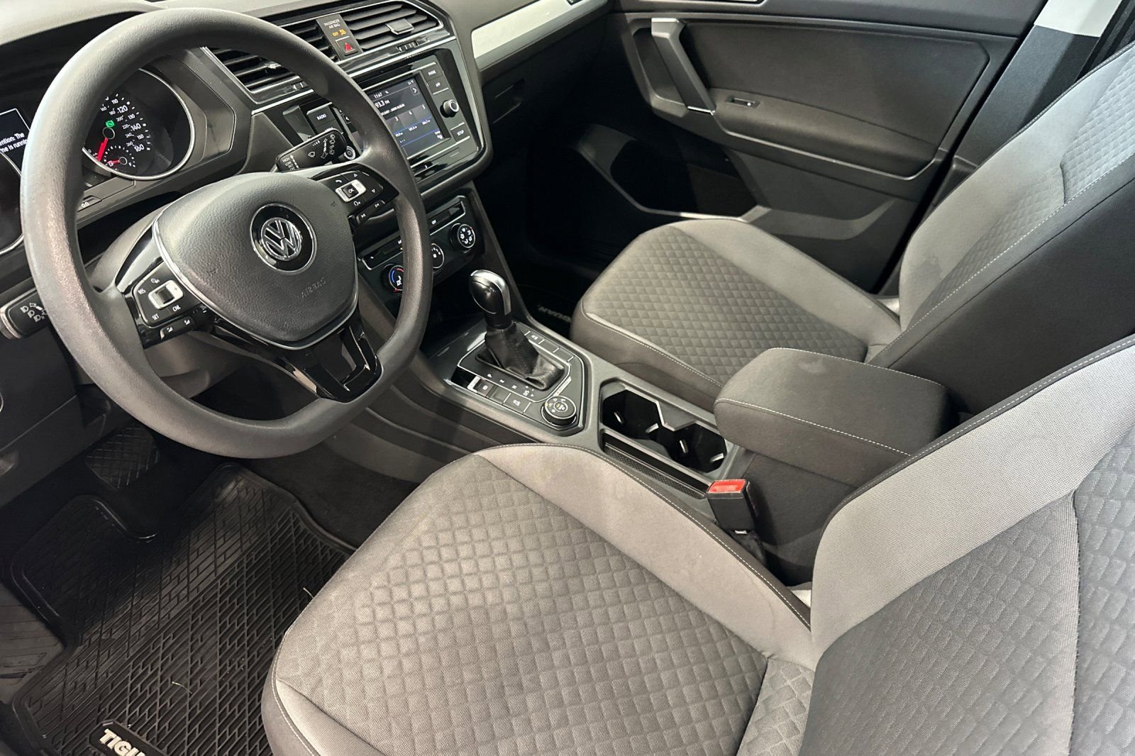 Used 2018 Volkswagen Tiguan S w/ 3rd Row Seat Package image 10
