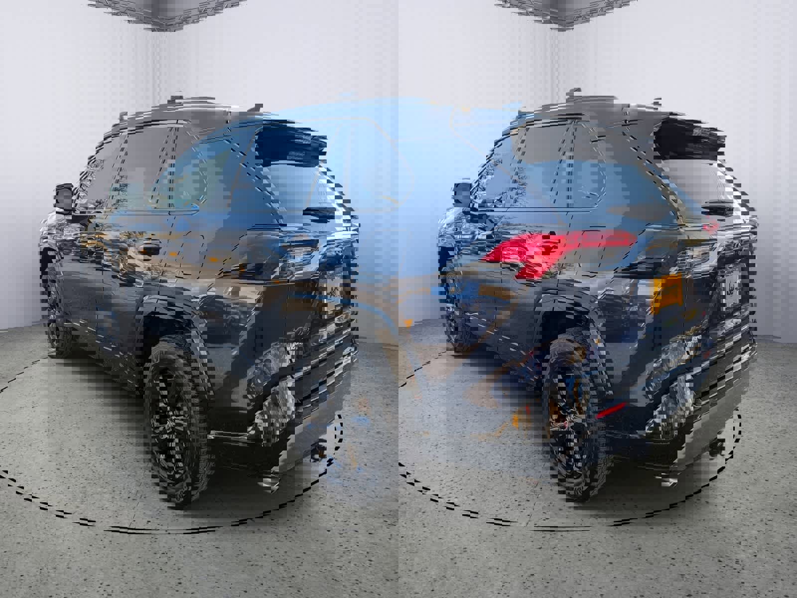 Used 2019 Toyota RAV4 XSE image 4