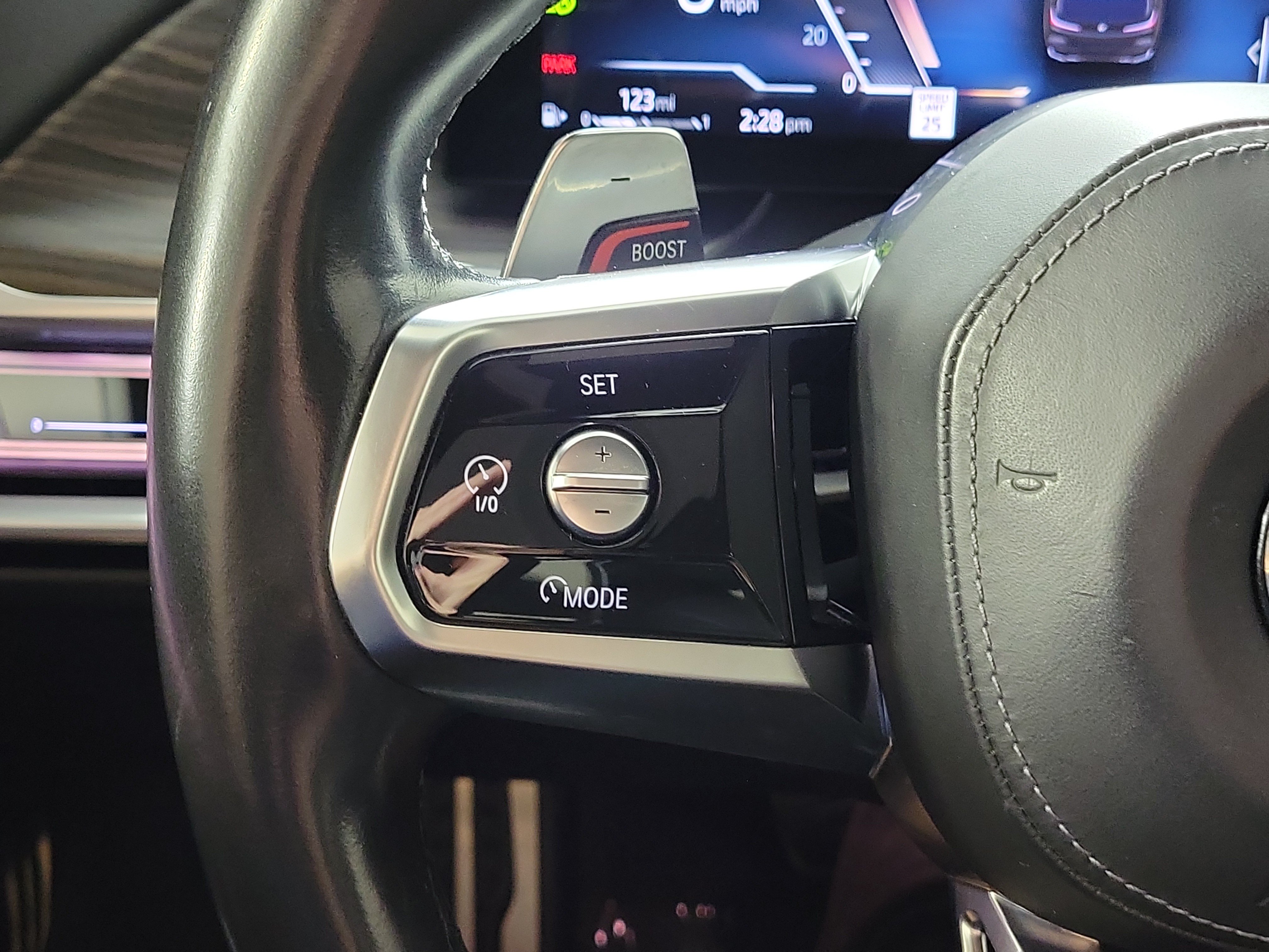 Certified 2023 BMW 760i xDrive AWD/4WD image 13